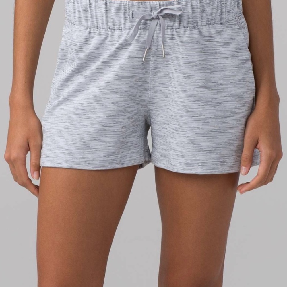 Lululemon On The Fly Short *2.5"